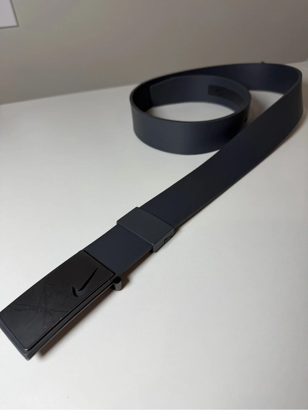 Nike Men’s Dark Blue Gray Adjustable Swoosh Belt with Matte Buckle Perfomance